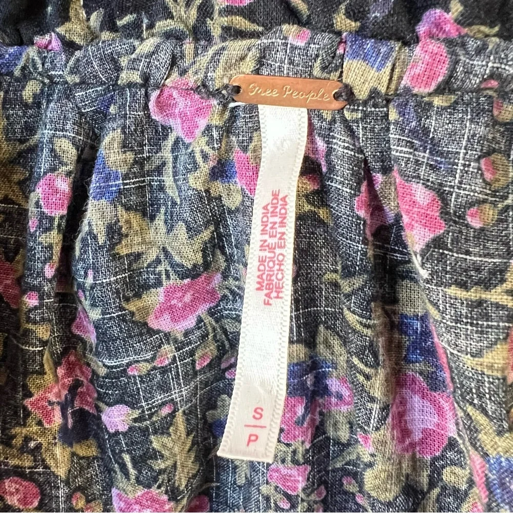 Free People Meant To Be Dark Floral Romantic Top S NWOT Black Ruffle Feminine